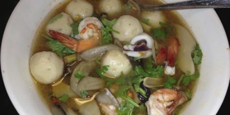 Tom-Yum-soup-w-fishballs