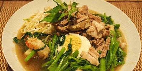 vietnamese-pork-prawn-soup-1